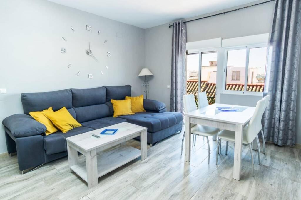 Pablo Neruda Tourist Home Кармона Экстерьер фото